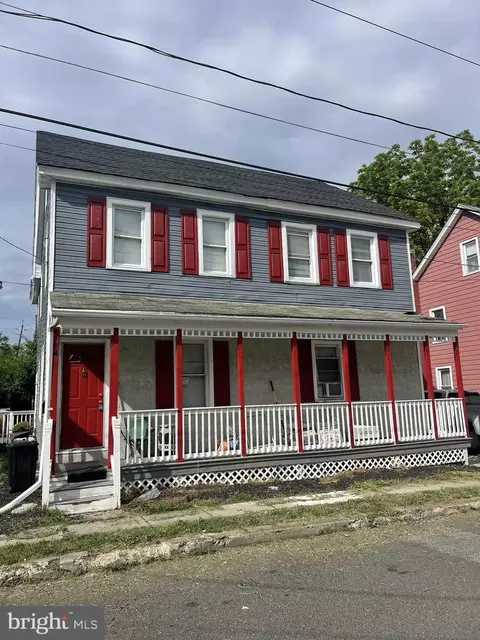84 Carpenter St, Woodbury, NJ 08096