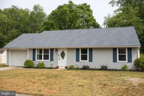 535 Greenbriar Dr, Williamstown, NJ 08094