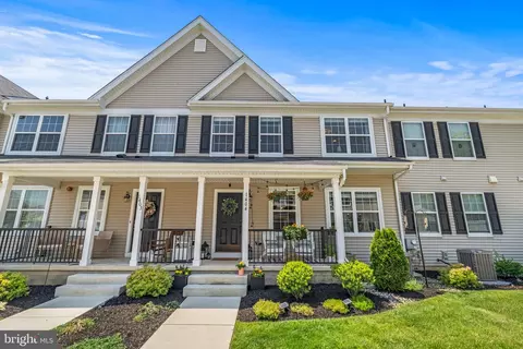 1404 Lexington Mews, Woolwich Township, NJ 08085