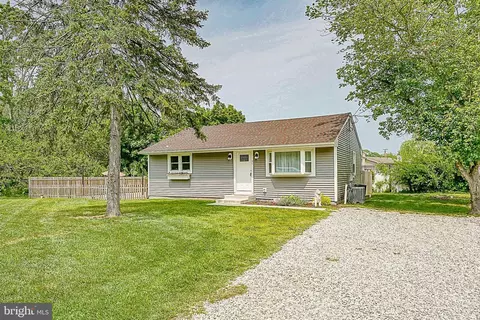 31 Cross Keys Ave, Williamstown, NJ 08094