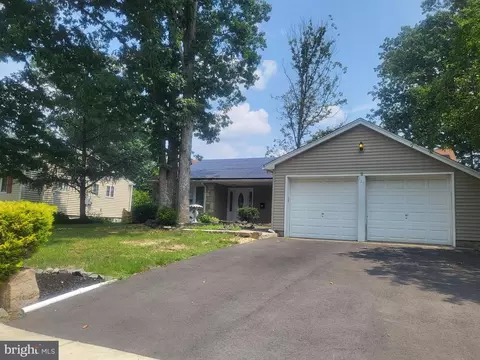 725 Mohawk St, Blackwood, NJ 08012