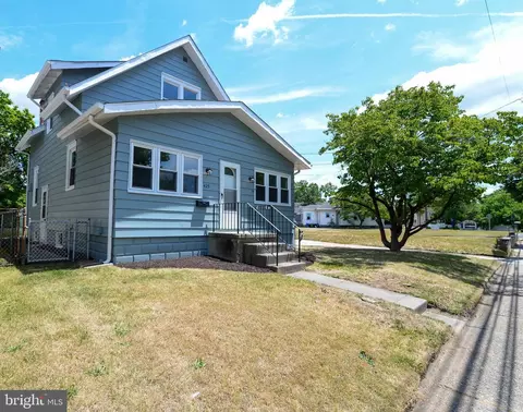 425 Delsea Dr, Westville, NJ 08093