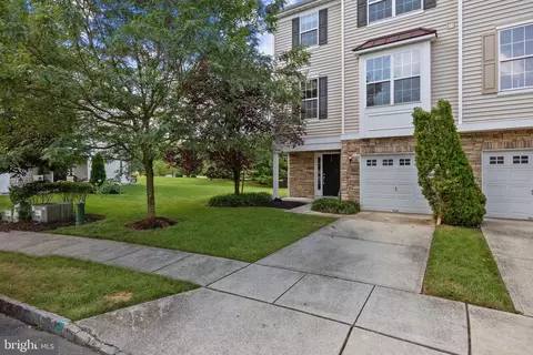 141 Acorn Dr, Mount Royal, NJ 08061