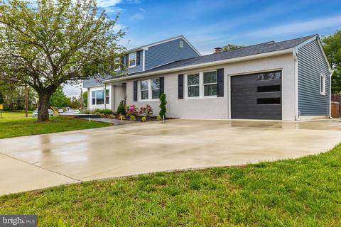 14 Eagle Rd, Blackwood, NJ 08012