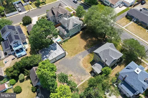 306 E Holly Ave, Pitman, NJ 08071 photo 8