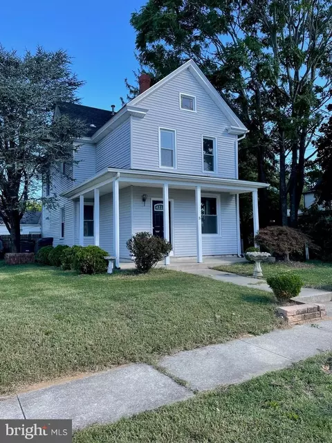 8 Catawba Ave, Newfield, NJ 08344
