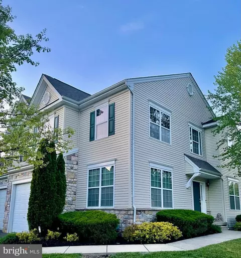 2108 Exposition Dr, Williamstown, NJ 08094