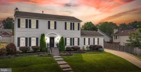 806 Vista Way, Woodbury, NJ 08096