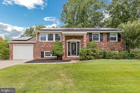 1026 Standish Dr, Blackwood, NJ 08012