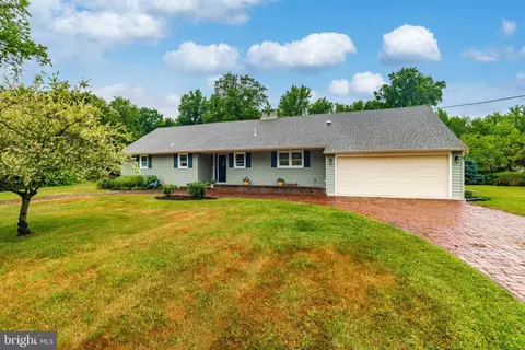 237 Elm Ave, Woodbury Heights, NJ 08097