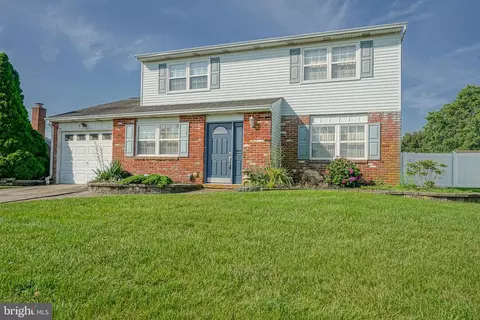 6 Deerfield Ln, Sewell, NJ 08080