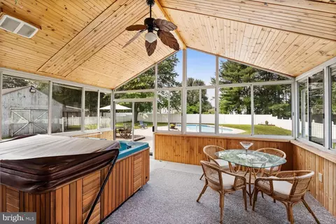 347 Johnson Rd, Sicklerville, NJ 08081