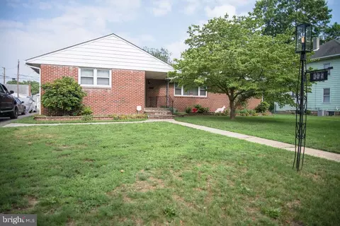 555 Beacon Ave, Paulsboro, NJ 08066