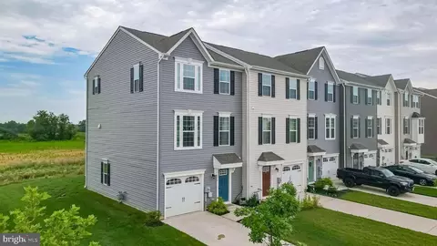 410 Dalton Dr, Swedesboro, NJ 08085