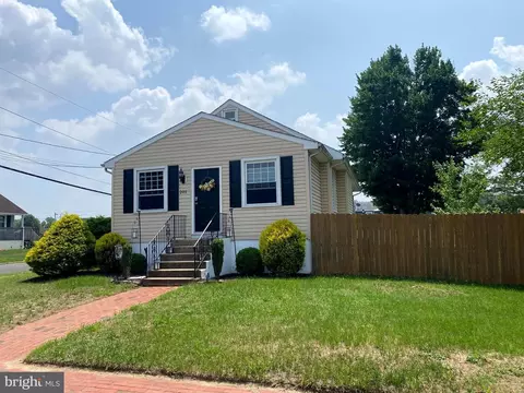 201 Lecato Ave, Thorofare, NJ 08086