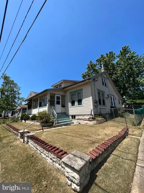 211 Simpson Ave, National Park, NJ 08063