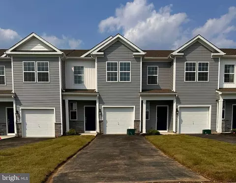 141 Mazzeo Dr, Glassboro, NJ 08028