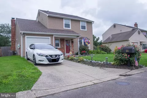 44 Robert Ct, Swedesboro, NJ 08085
