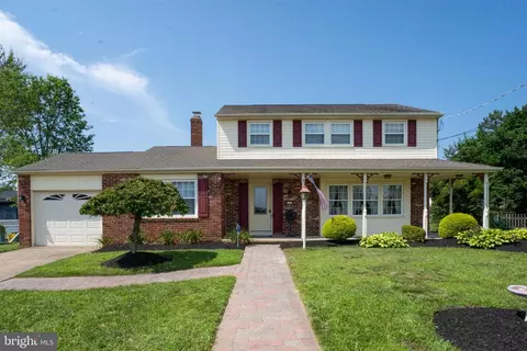 28 Eagle Rd, Blackwood, NJ 08012