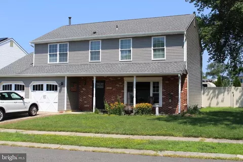 100 Chickadee Ct, Swedesboro, NJ 08085