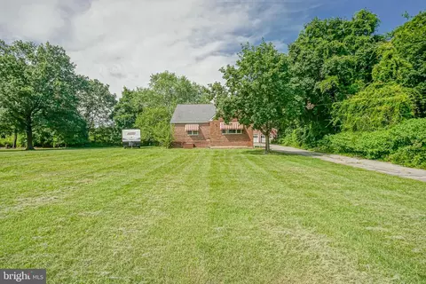 1604 High Hill Rd, Swedesboro, NJ 08085