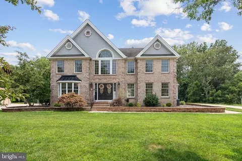 18 Clearbrook Ln, Sewell, NJ 08080