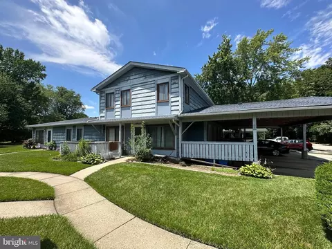 87 Woodway Dr, West Deptford, NJ 08066