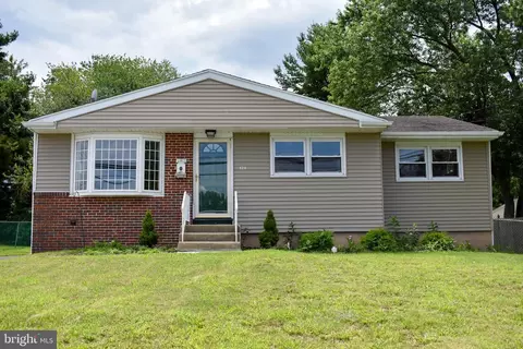 128 Greentree Rd, Blackwood, NJ 08012