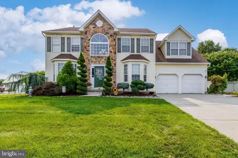 800 Gypsy Ln, Williamstown, NJ 08094