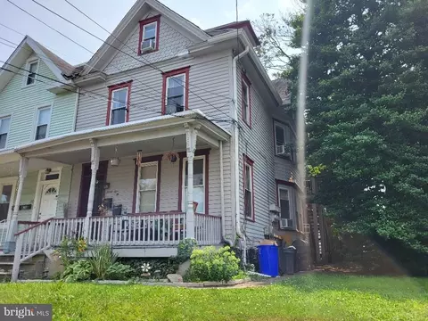35 High St, Woodbury, NJ 08096