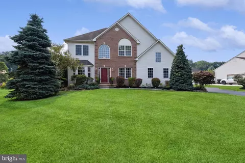 176 Aleksander Ln, Mount Royal, NJ 08061
