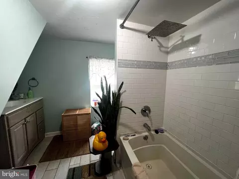 202 Oak St, Williamstown, NJ 08094