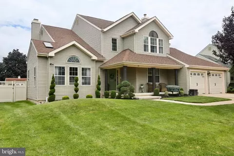 32 Churchill Way, Sewell, NJ 08080