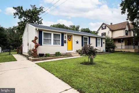 320 N Pearl St, Clayton, NJ 08312