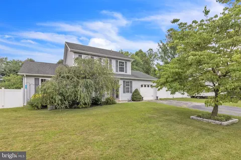 3 Stretch Dr, Mullica Hill, NJ 08062