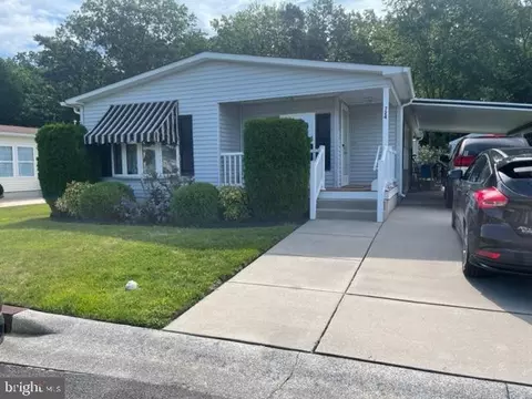 724 Bayberry Ln, Williamstown, NJ 08094