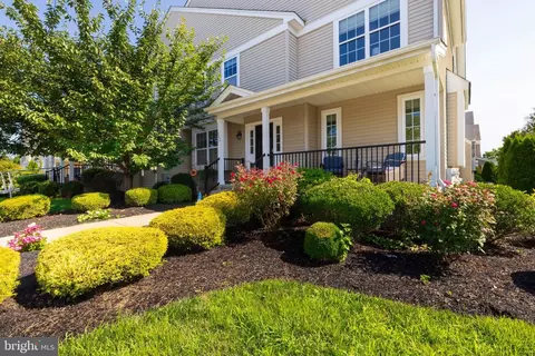 202 Lexington Mews, Woolwich Township, NJ 08085