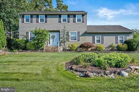 15 Eclipse Ave, Sewell, NJ 08080