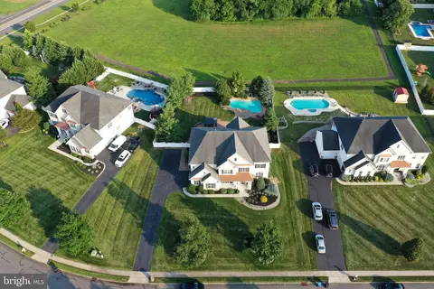 804 Castleton Dr, Mickleton, NJ 08056 photo 2