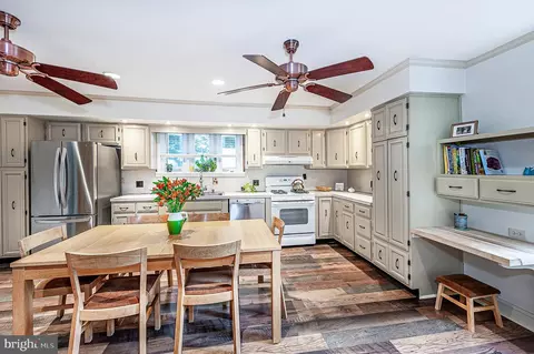 201 Lehigh Rd S, Glassboro, NJ 08028