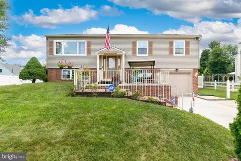 220 Kilburn Ave, Williamstown, NJ 08094