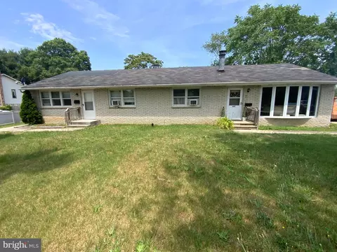 439 Carvin St, Clayton, NJ 08312