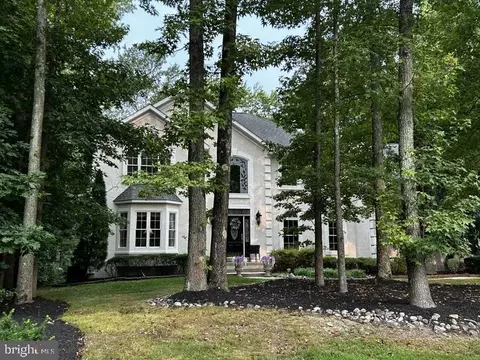2 Oak Ridge Ln, Sewell, NJ 08080