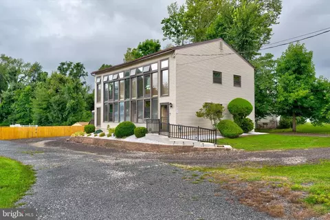833 Boundary Rd, Woodbury, NJ 08096