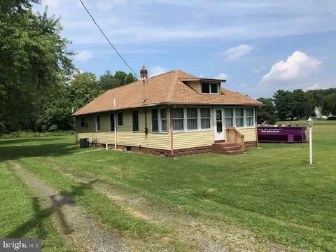 547 Chestnut St, Williamstown, NJ 08094