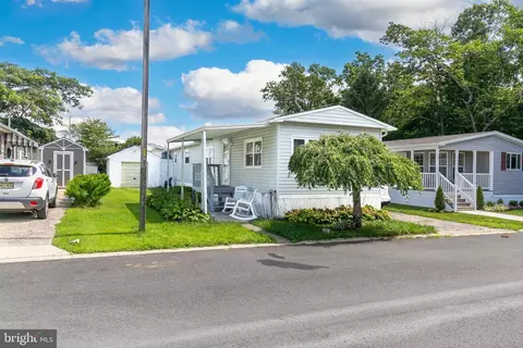 325 Jasmine Ln, Williamstown, NJ 08094