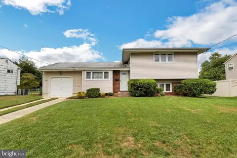 660 Sacramento Dr, Mantua, NJ 08051