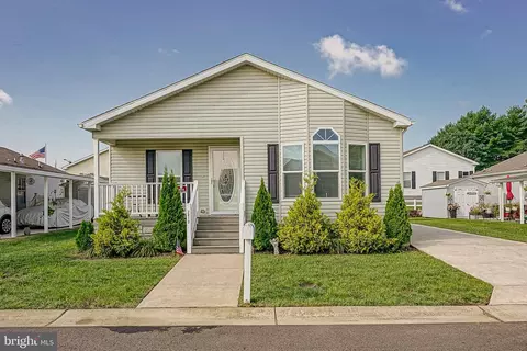 2013 Ocean Ln, Williamstown, NJ 08094