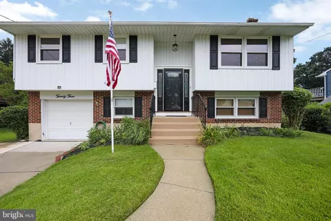 23 Saint Regis Dr, West Deptford, NJ 08096