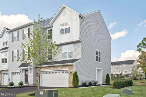 2 Aviary Rd, West Deptford, NJ 08086